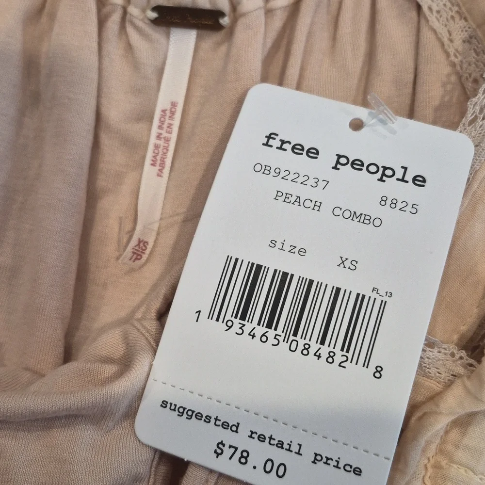 XS/S Free People Golden Hour Lace Detail Embroidered Floral Top in Peach Combo